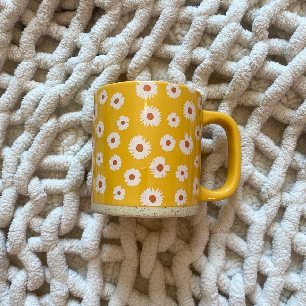 Modern expressions Big yellow mug with white floral pattern